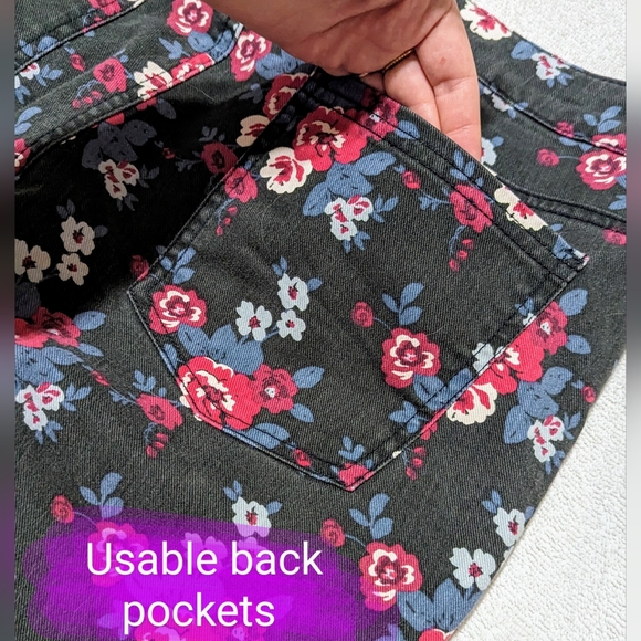 Garnet Hill size 10, EUC floral pattern jeans, modern retro style - Picture 13 of 13